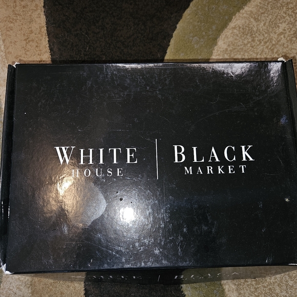 White house black market - Picture 7 of 8